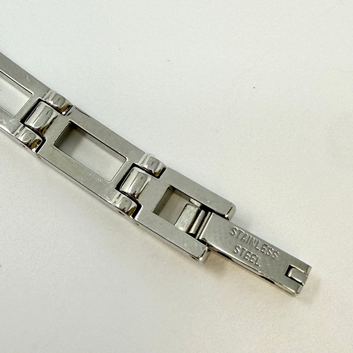 Gucci Stainless Steel 3900 Series Watch with Diamond Bezel