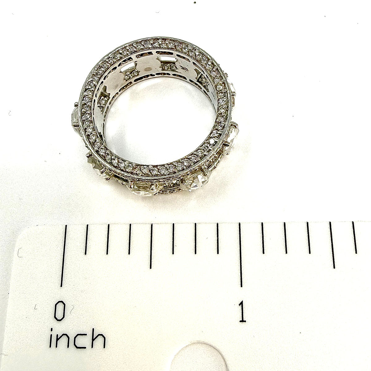 18K White Gold Ring with 9 Rose Cut Diamonds and 270 Full Cut Diamonds