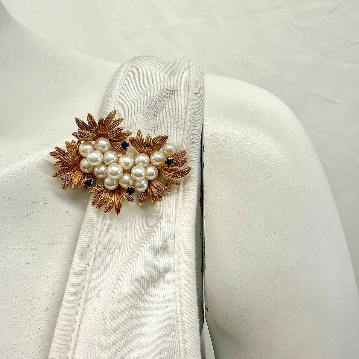 14K Gold Pin with Pearl and Sapphire