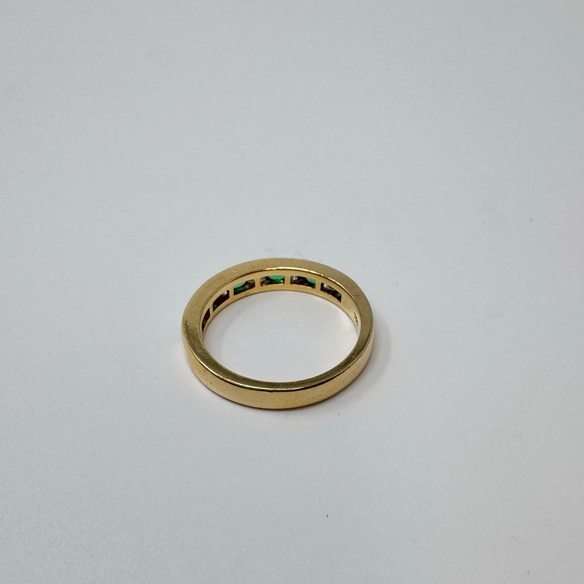 Wakasuki 18K Gold Ring with 5 Diamonds and 6 Emeralds