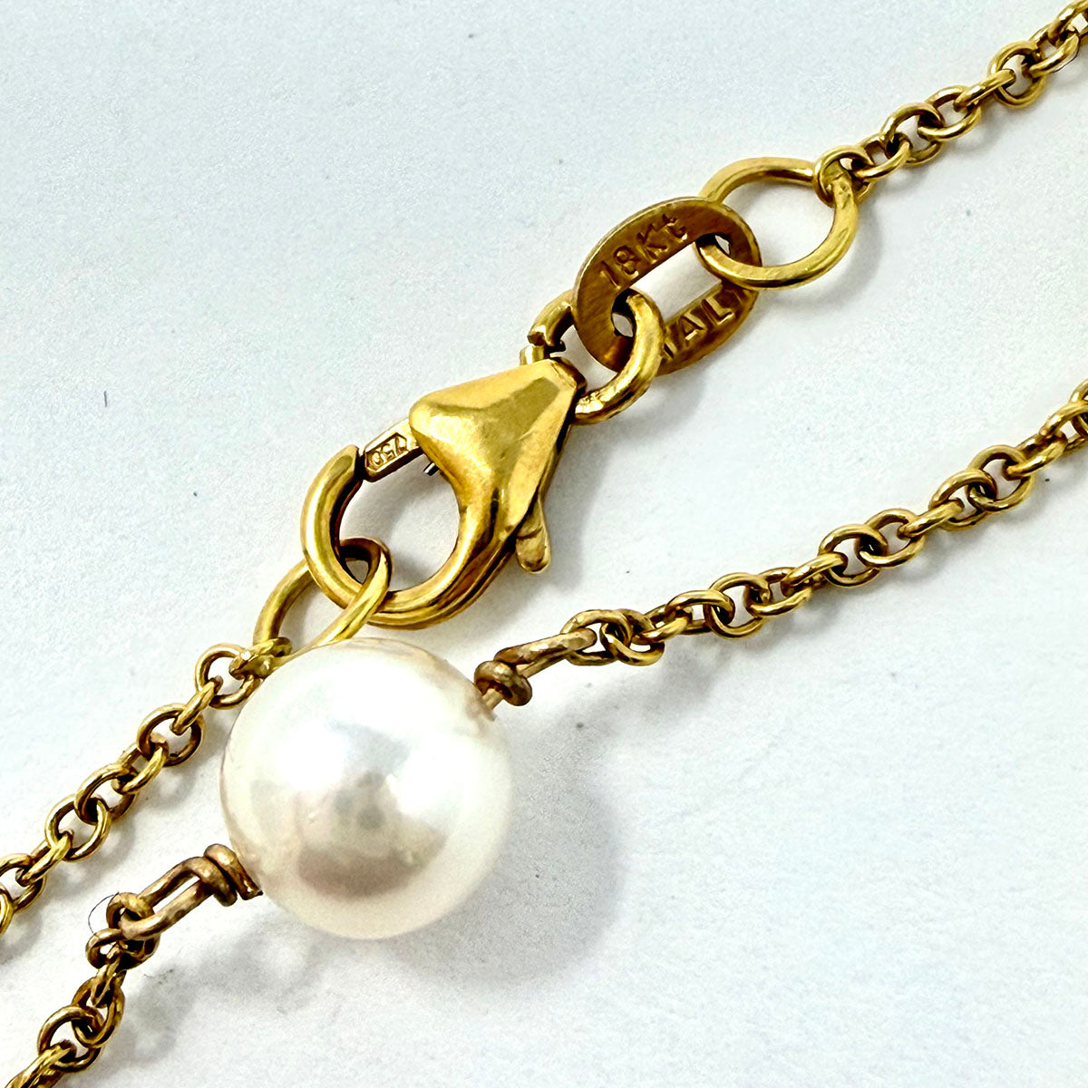 18K Gold Necklace with 11 Cultured Pearls