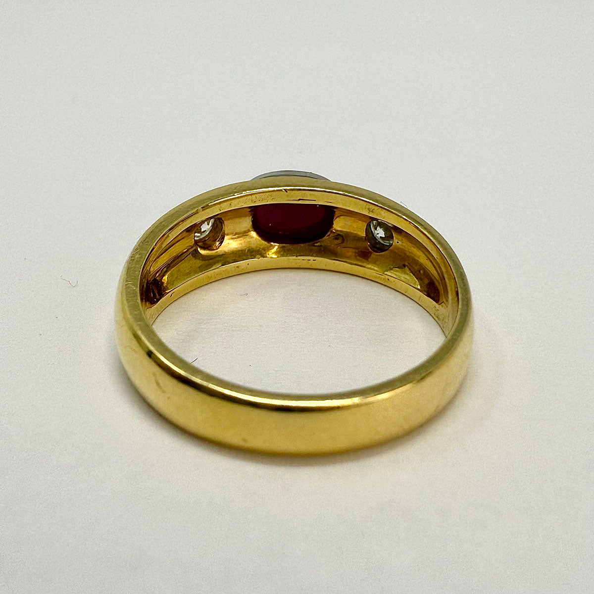 18K Gold Ring with Ruby and 2 Diamonds