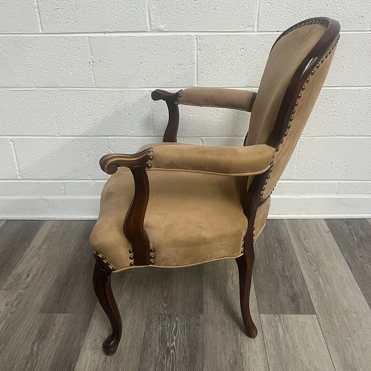 Queen Anne Accent Chair