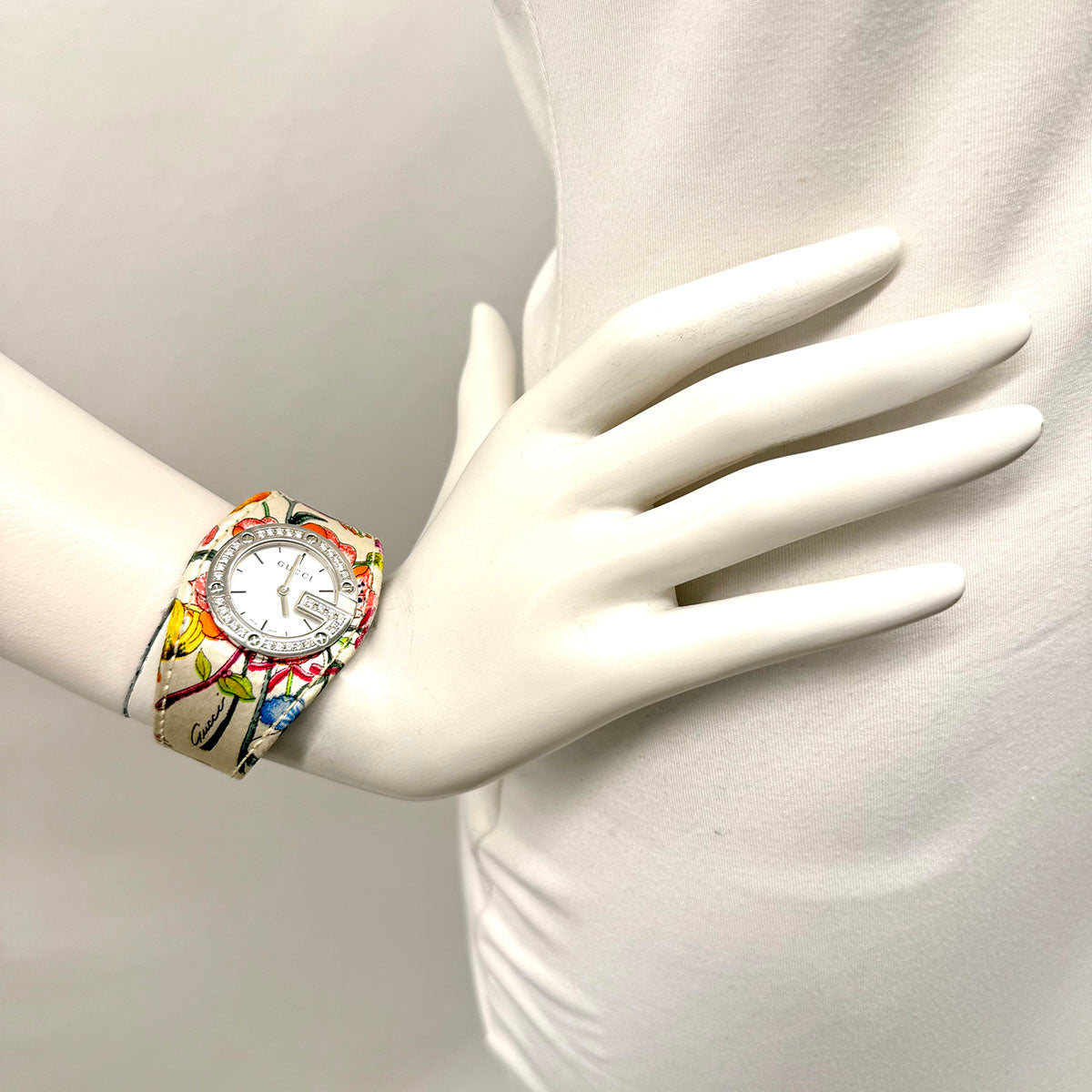 Gucci Limited Edition Diamond Flower Watch