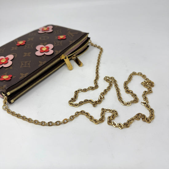 Louis Vuitton Blooming Flowers Pochette