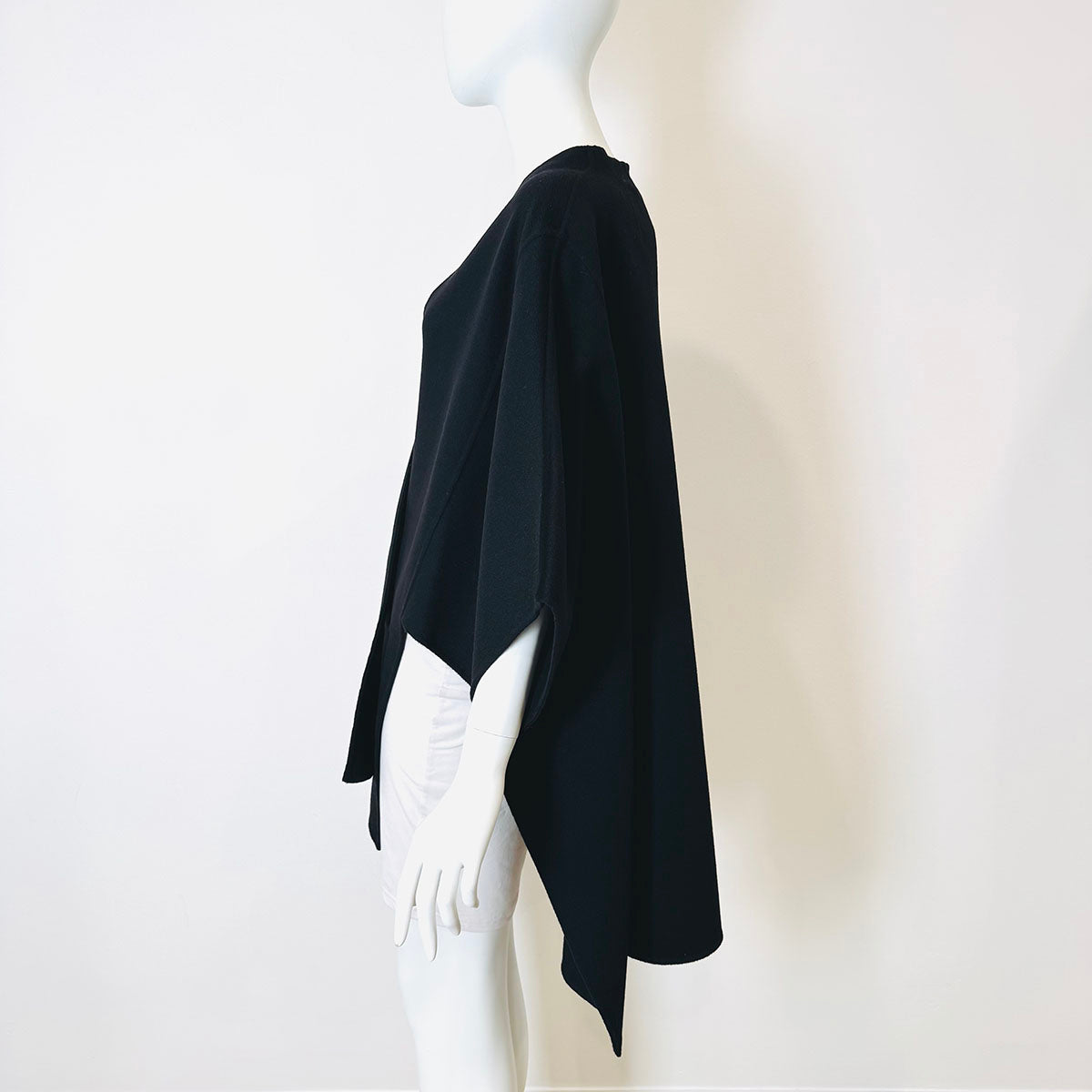 Escada Cape