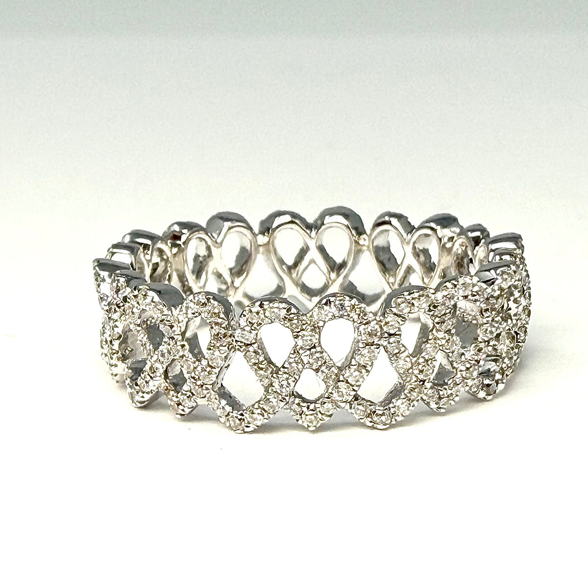 18K White Gold Diamond Ring with Repeat Heart Pattern