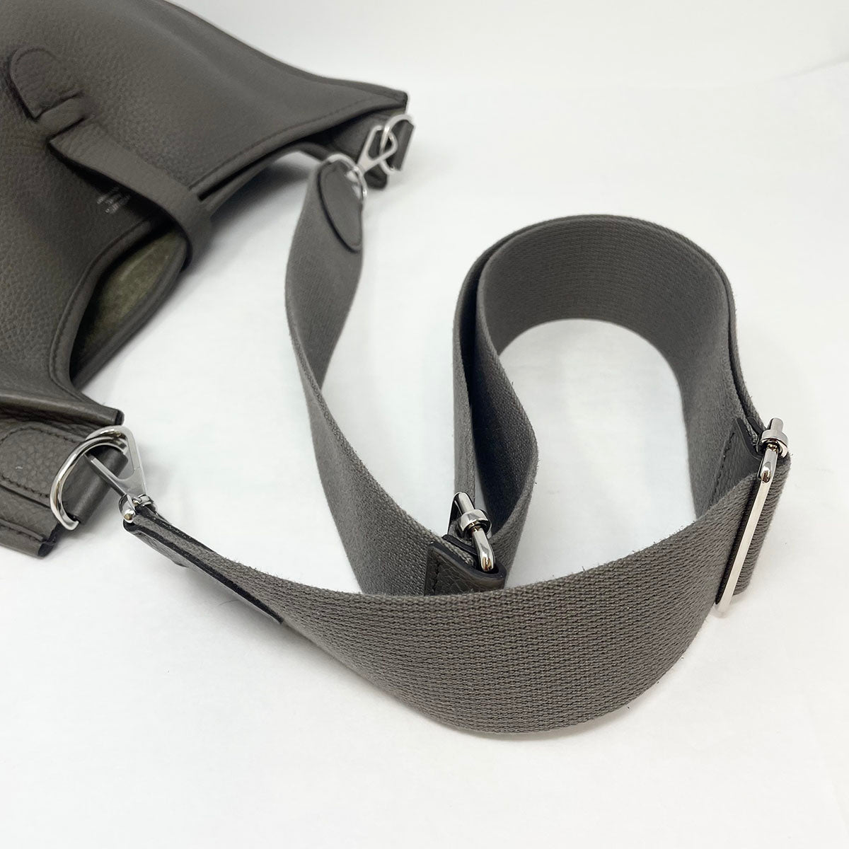 Hermes Evelyne 33 Crossbody