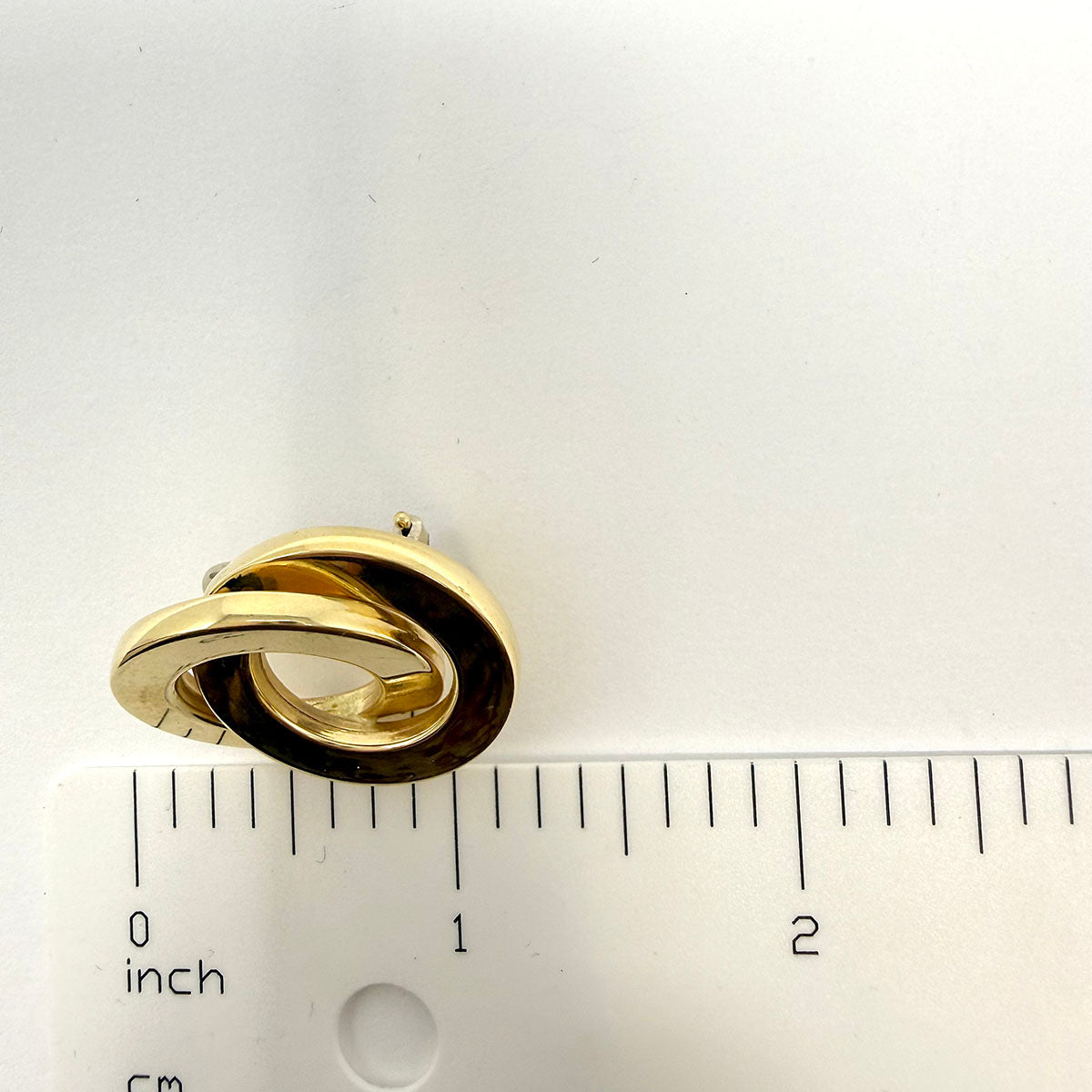 14K Gold Entwined Circle Earrings