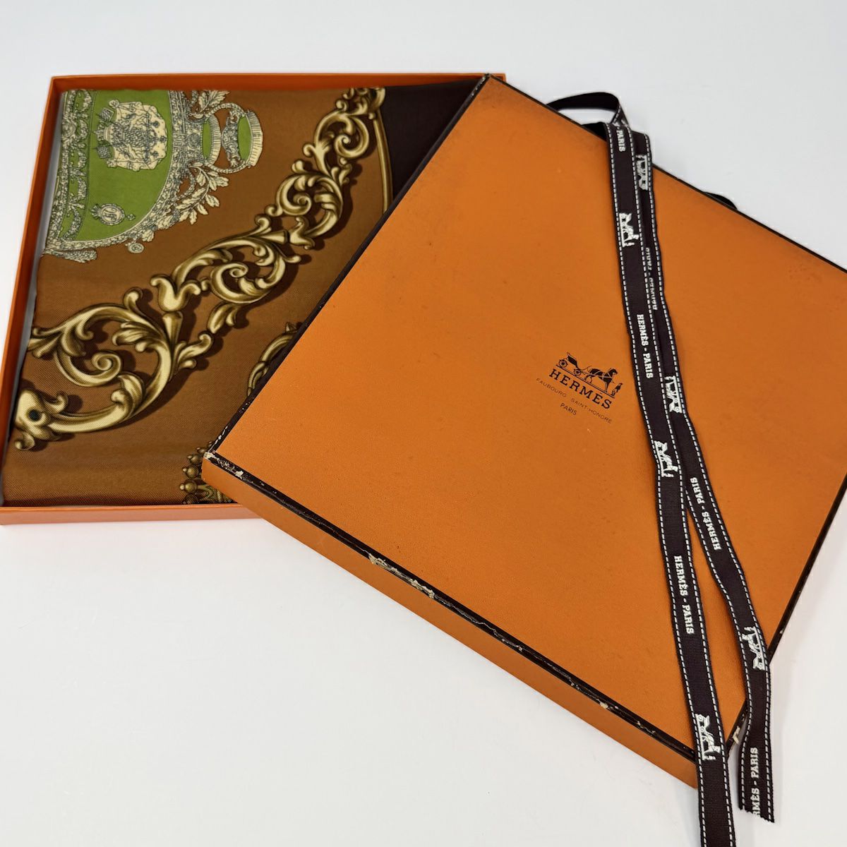 Hermes "Carrosses d'Or"  Scarf