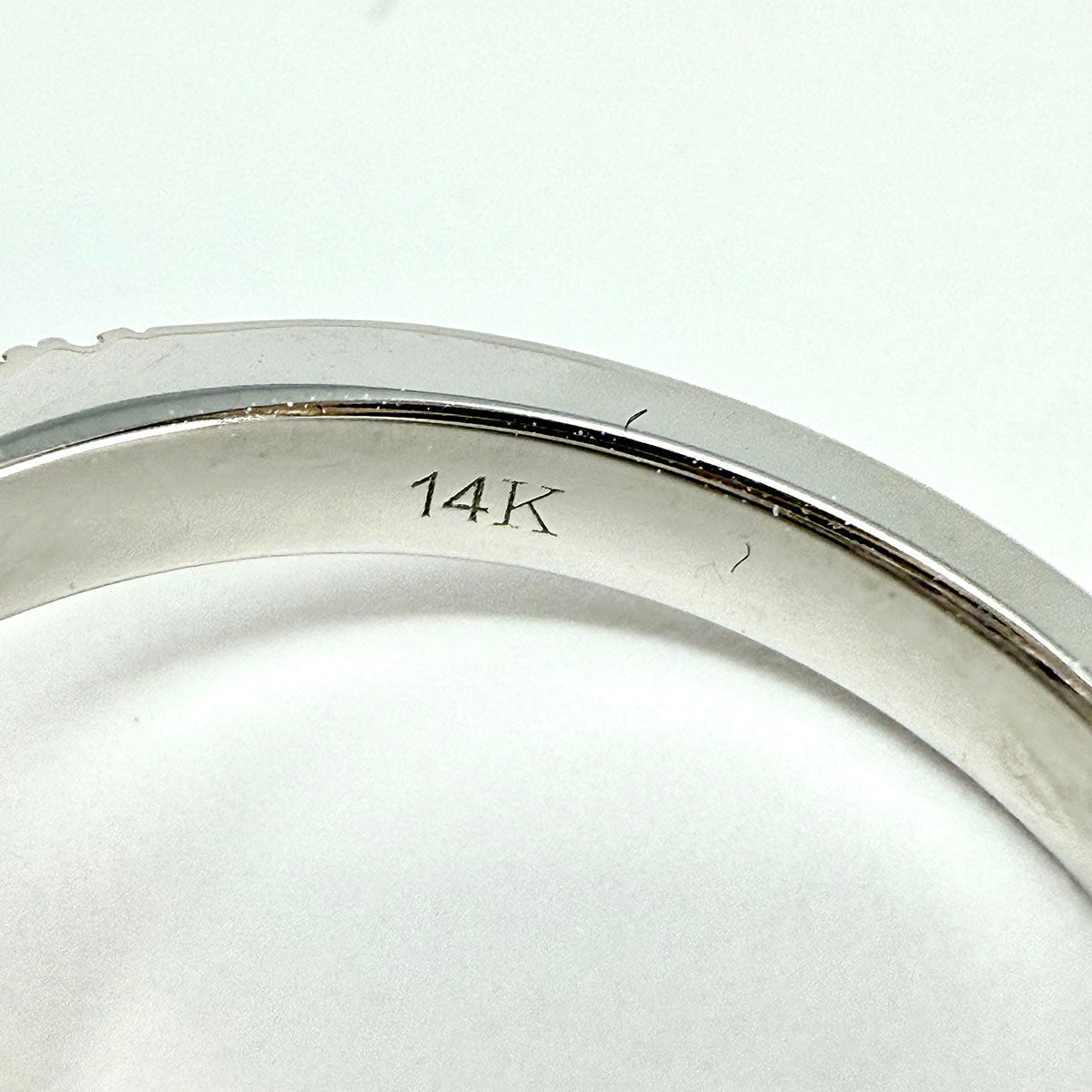 14K White Gold Ring with Tanzanite and Diamonds
