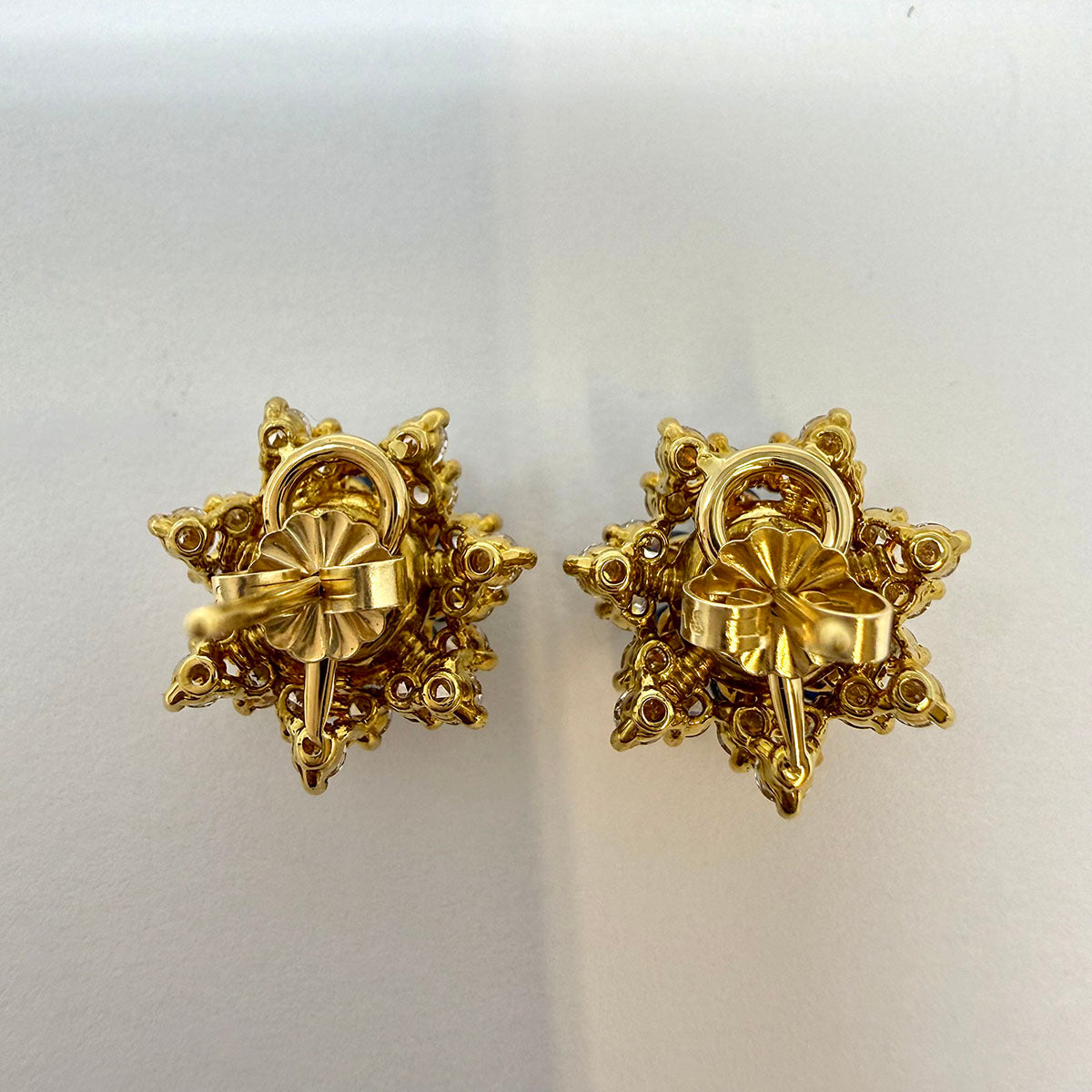 18K Gold Star Shaped Stud Earrings with Sappphires and Diamonds