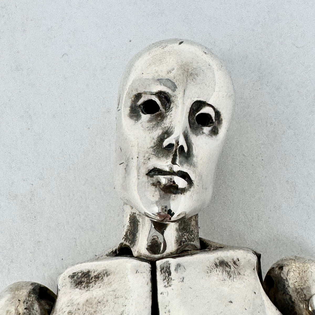 "Too Loose" Mannequin