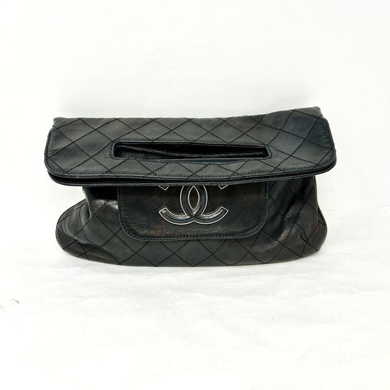 Chanel Hamptons CC Foldoverl Clutch