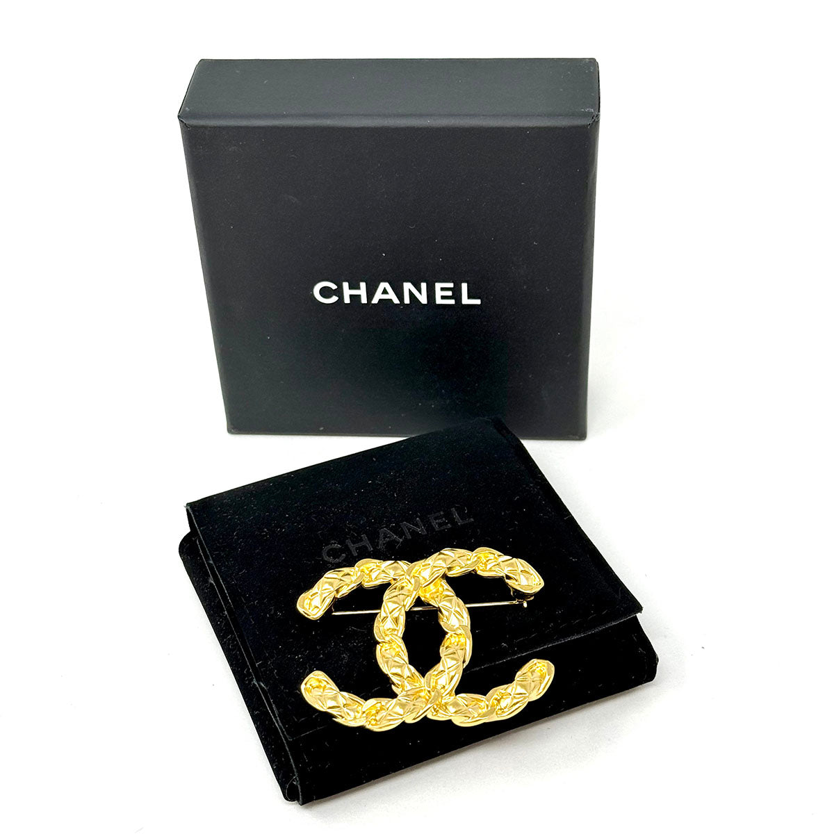 Chanel Booch/ Pin
