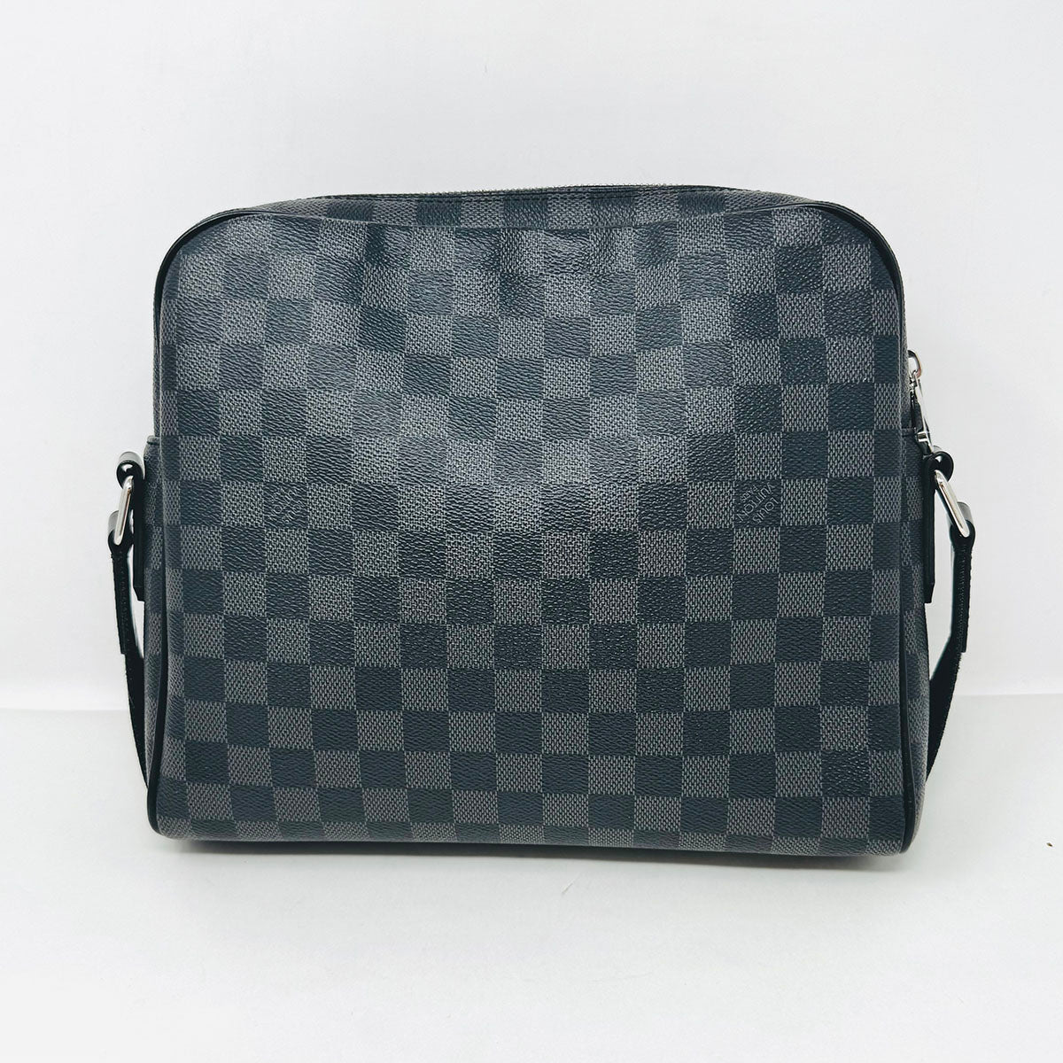 Louis Vuitton Messenger Bag