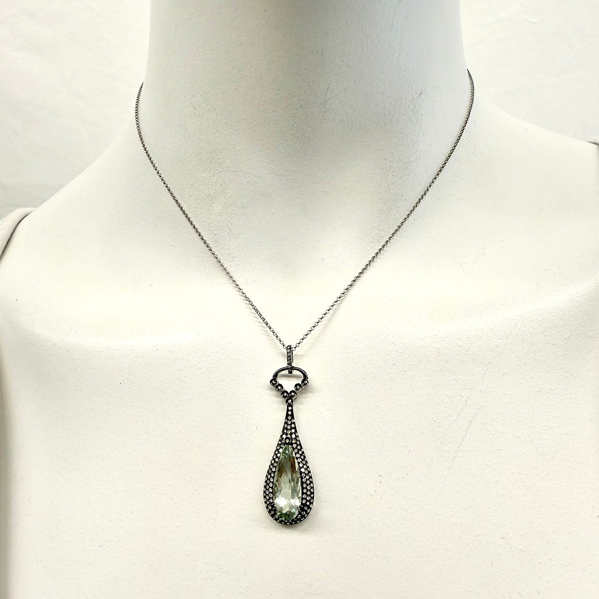 14K White Gold 16" Pendant Necklace with Green Amethyst