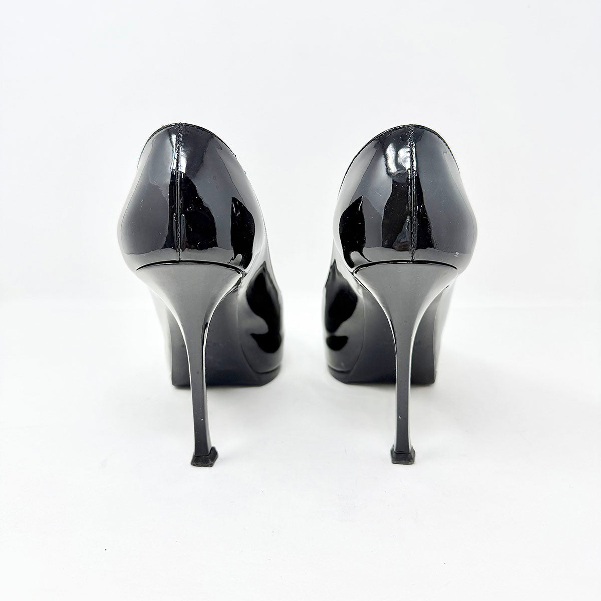 Yves Saint Laurent Pumps