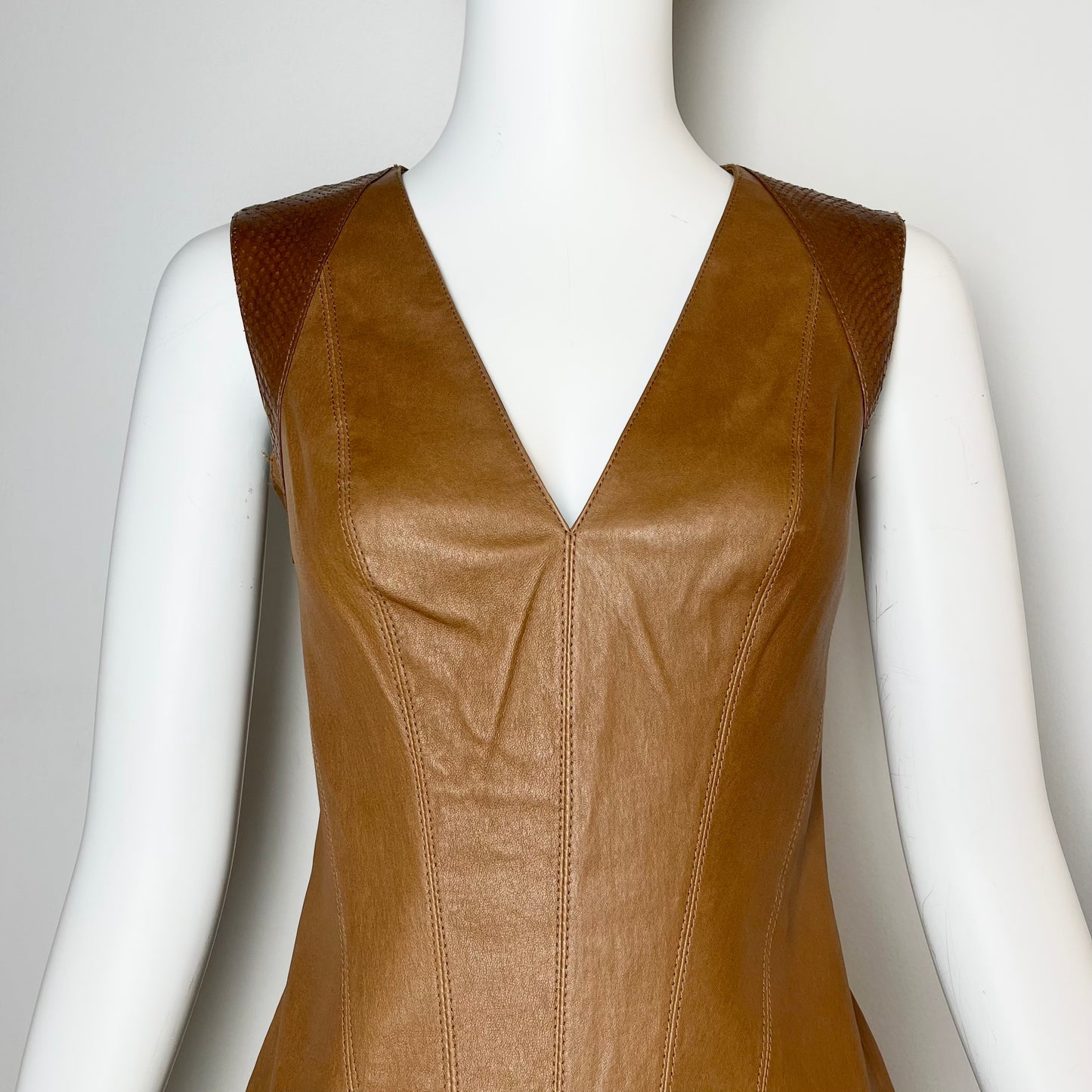 Aphero Dress