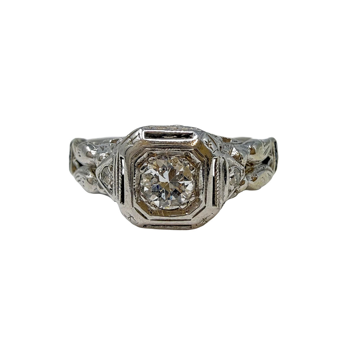 18K White Gold Antique Ring with Diamond