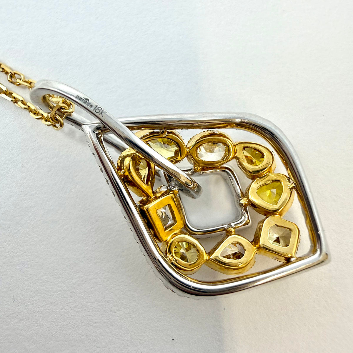 18K Gold Pendant Necklace with Diamond Pendant