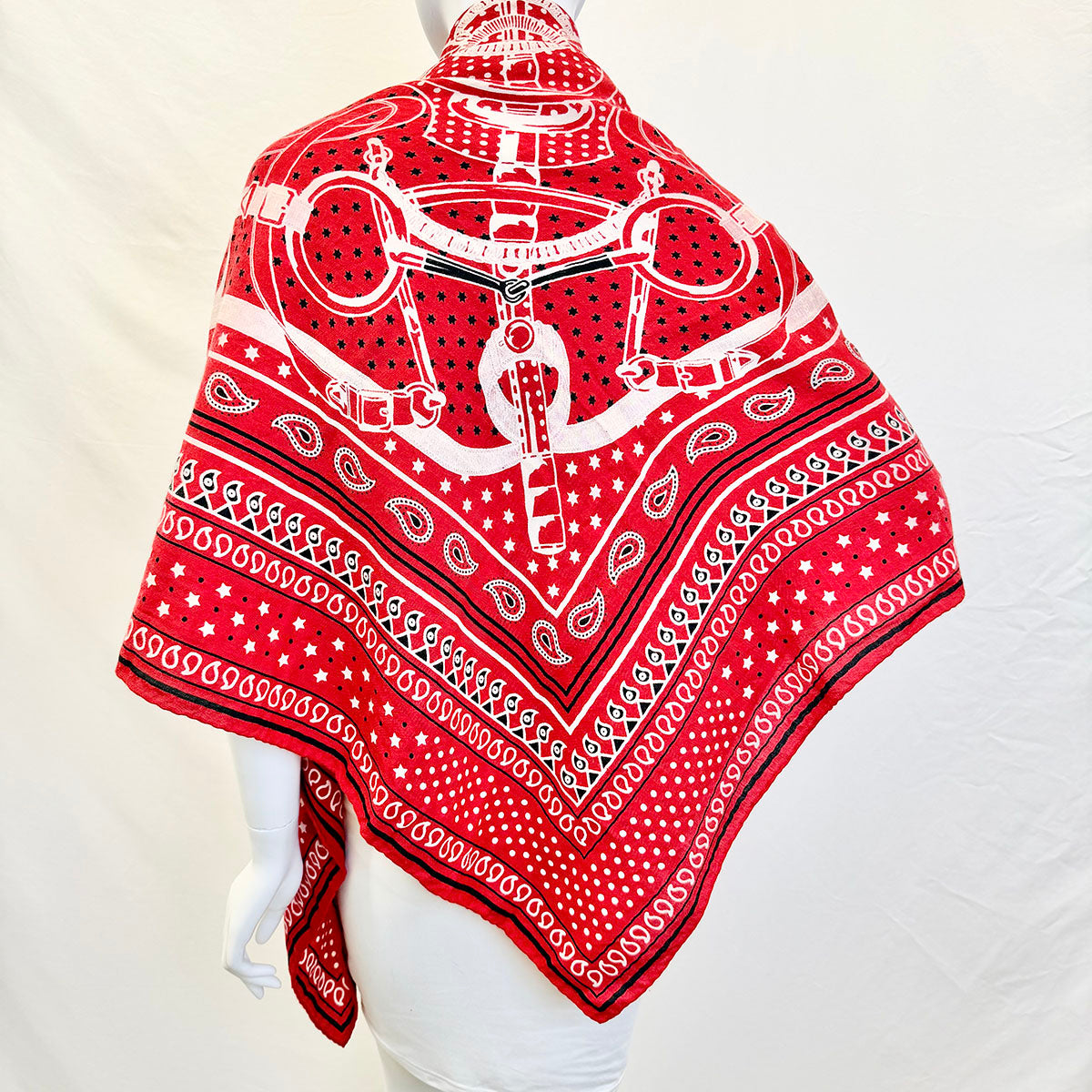 Hermes "Eperon d'Or" Shawl