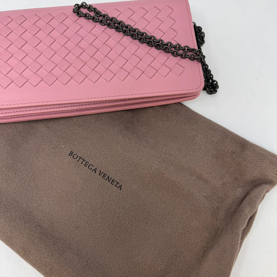 Bottega Veneta Intrecciato Wallet on the Chain