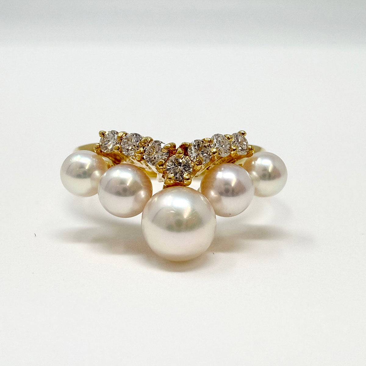 18K Gold Ring with Diamond and Pearl
