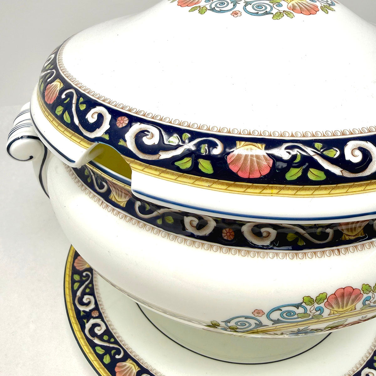 Runnymede Tureen with Underplate