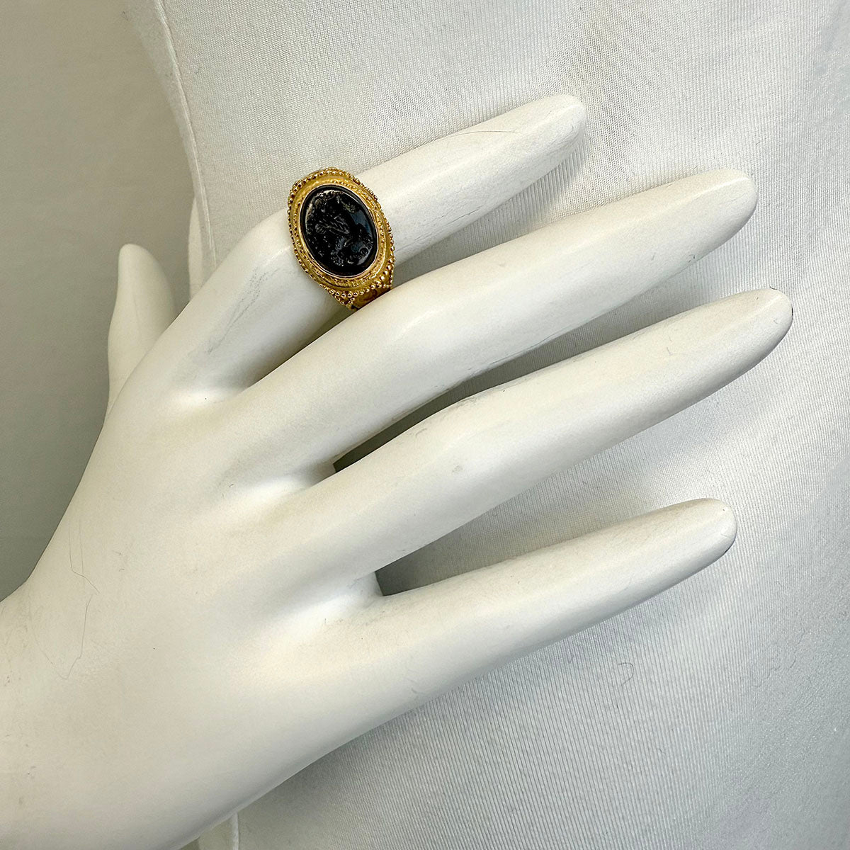 Intaglio Ring
