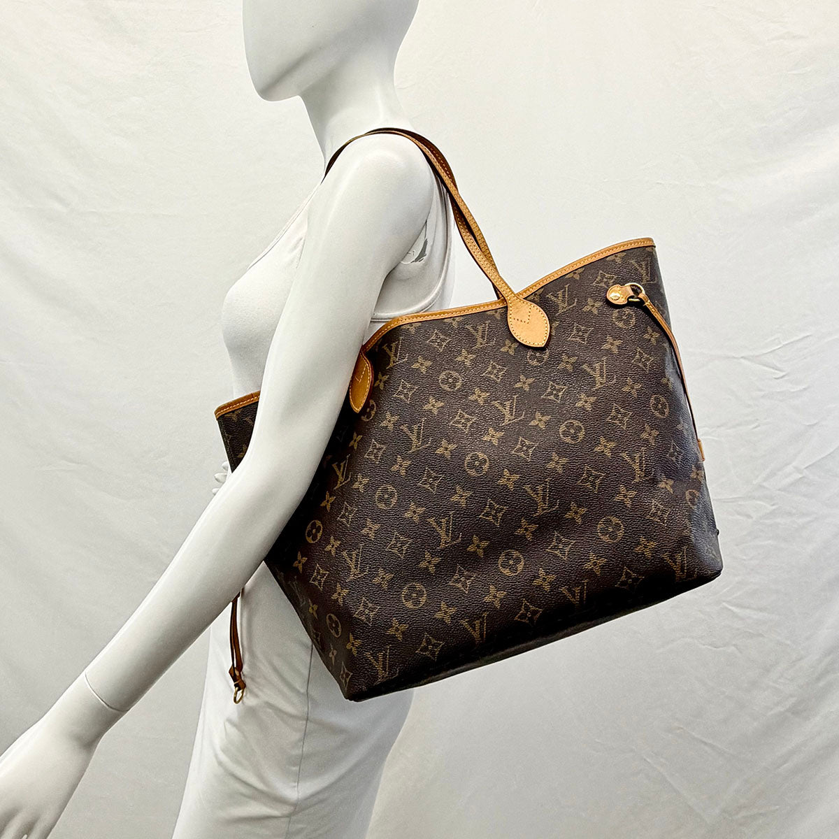 Louis Vuitton Monogram Neverfull MM Tote