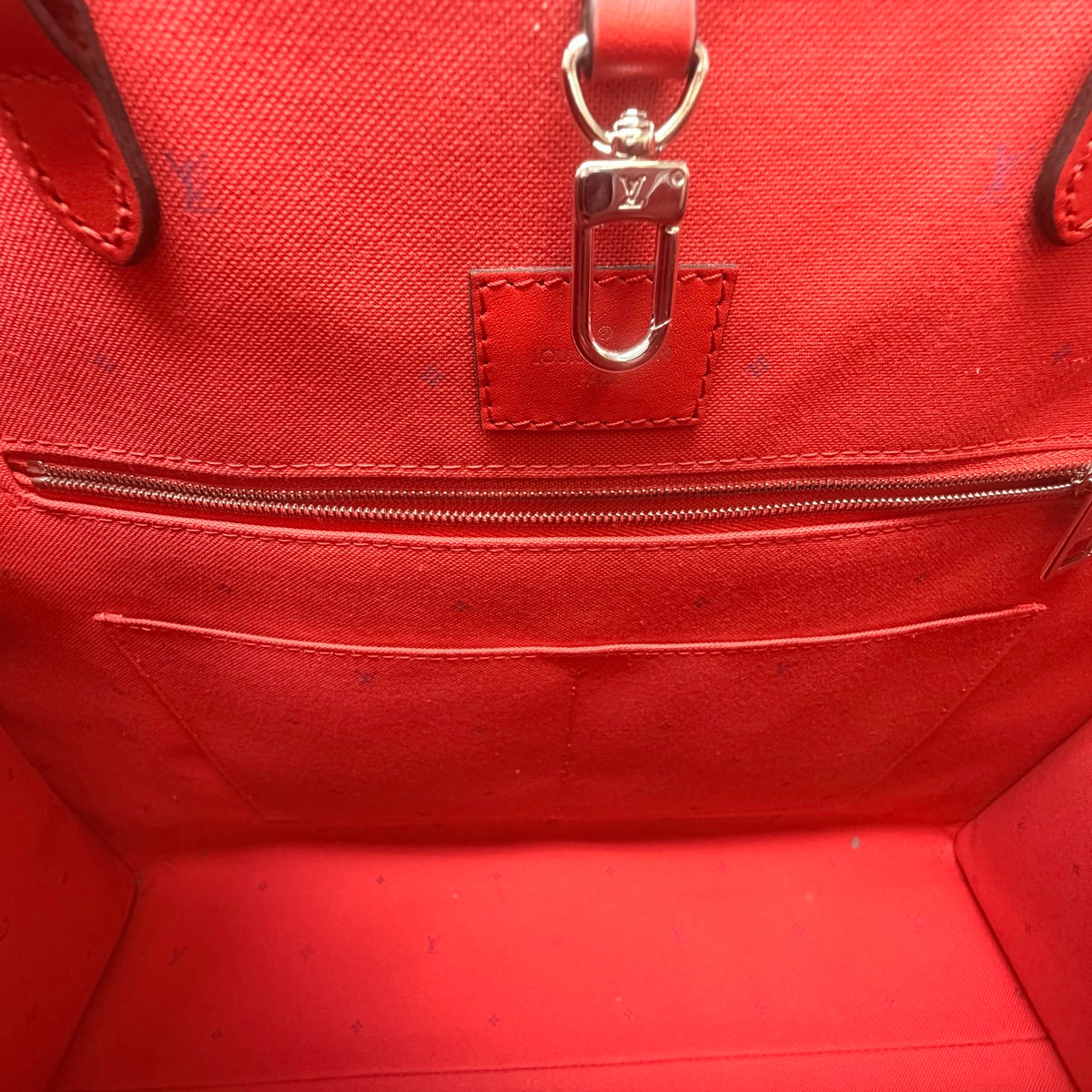 Louis Vuitton  Escale OnTheGo Tote