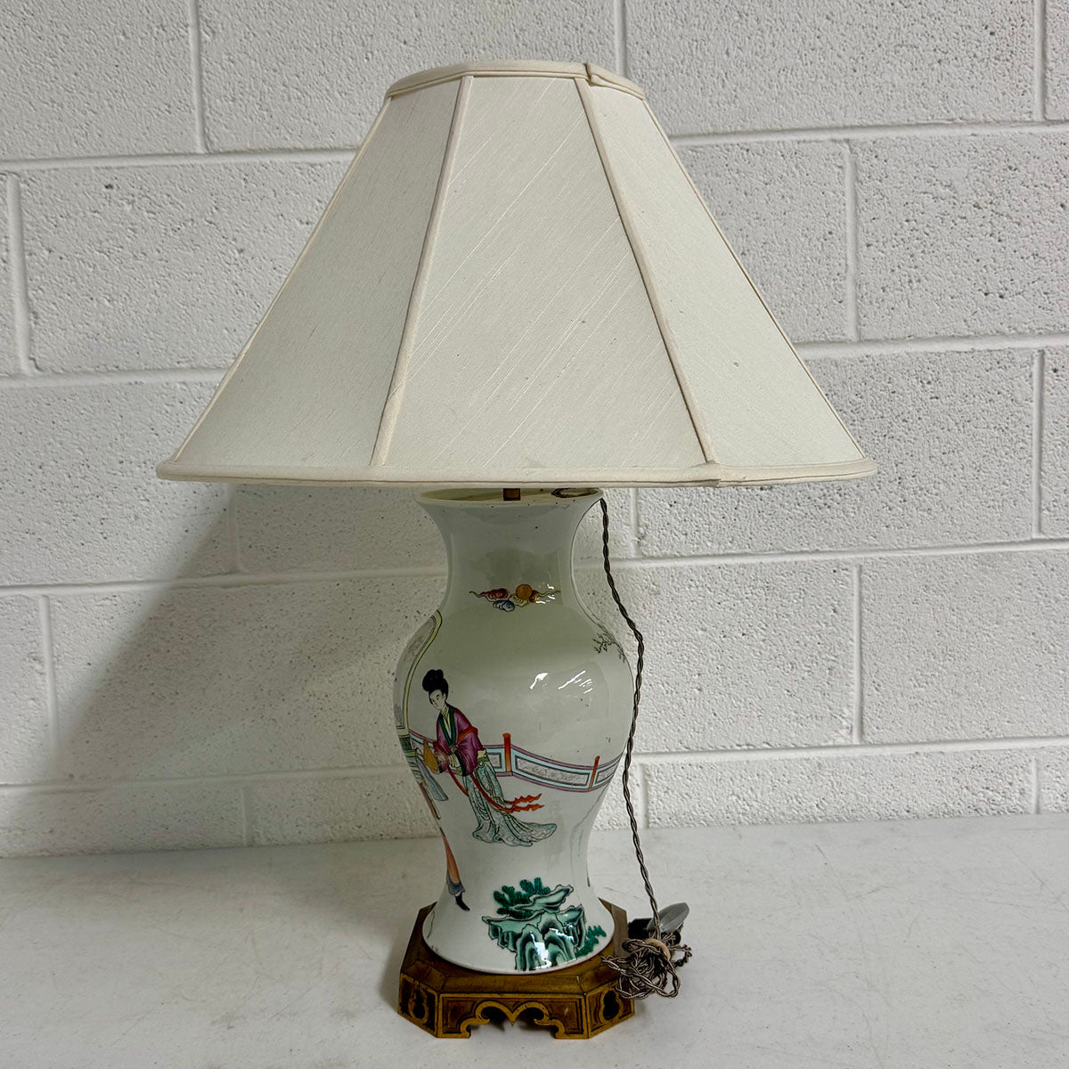 Vintage Asian Vase Table Lamp with Shade
