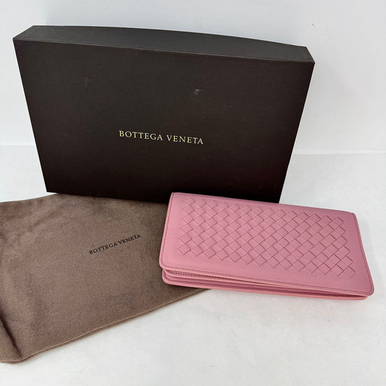 Bottega Veneta Intrecciato Wallet on the Chain