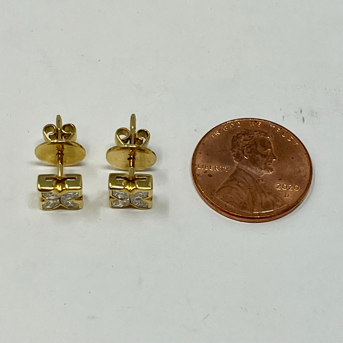 18K Gold Stud Earrings with Hexagon Shaped Diamonds