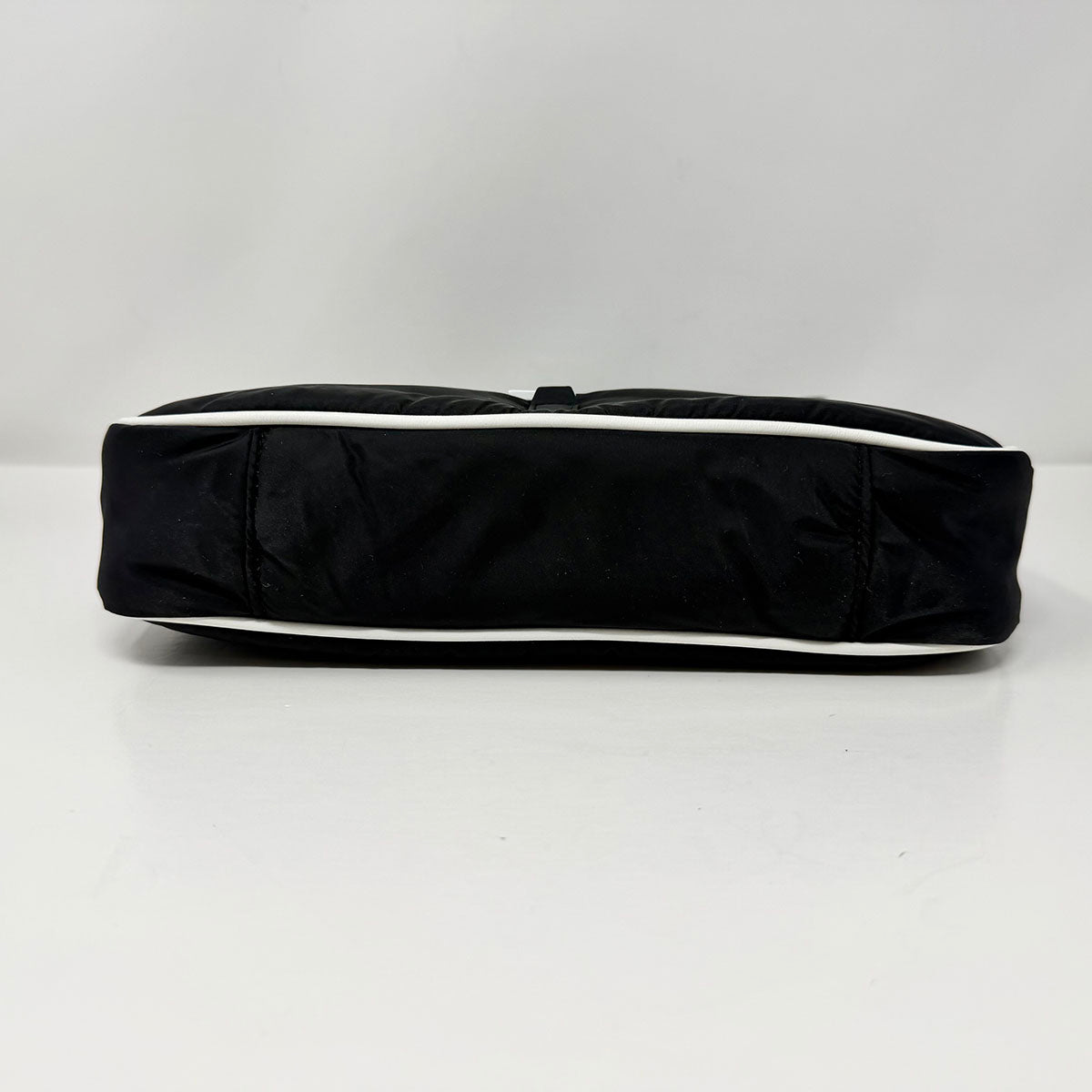 Saint Laurent Shoulder Bag