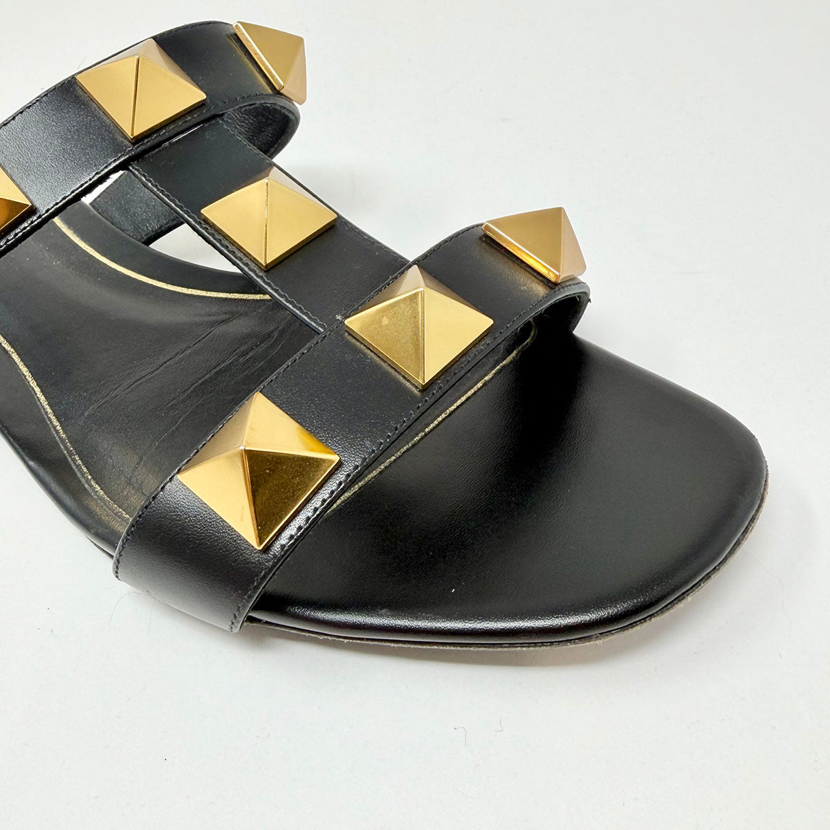 Valentino Flats