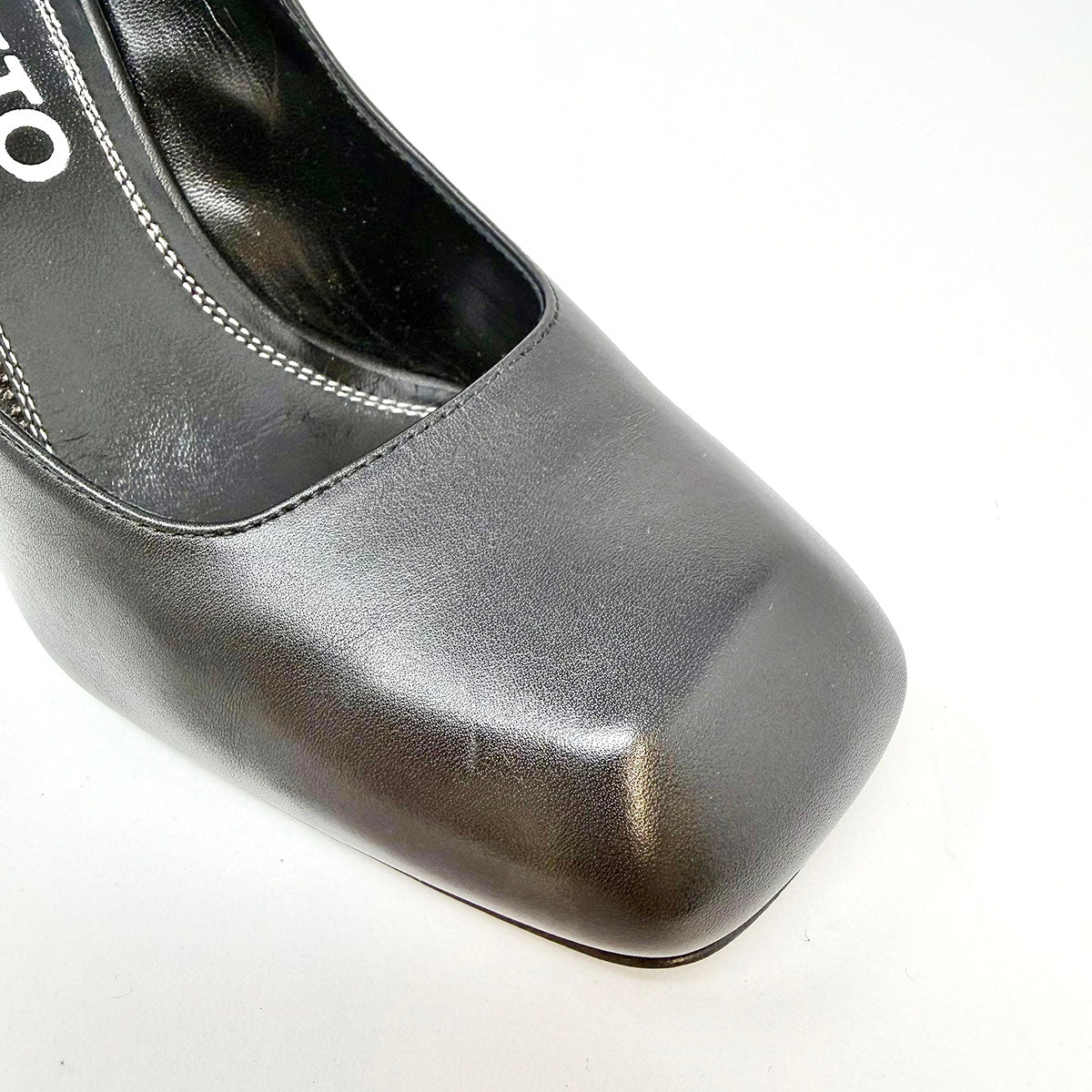 Nodaleto Pumps