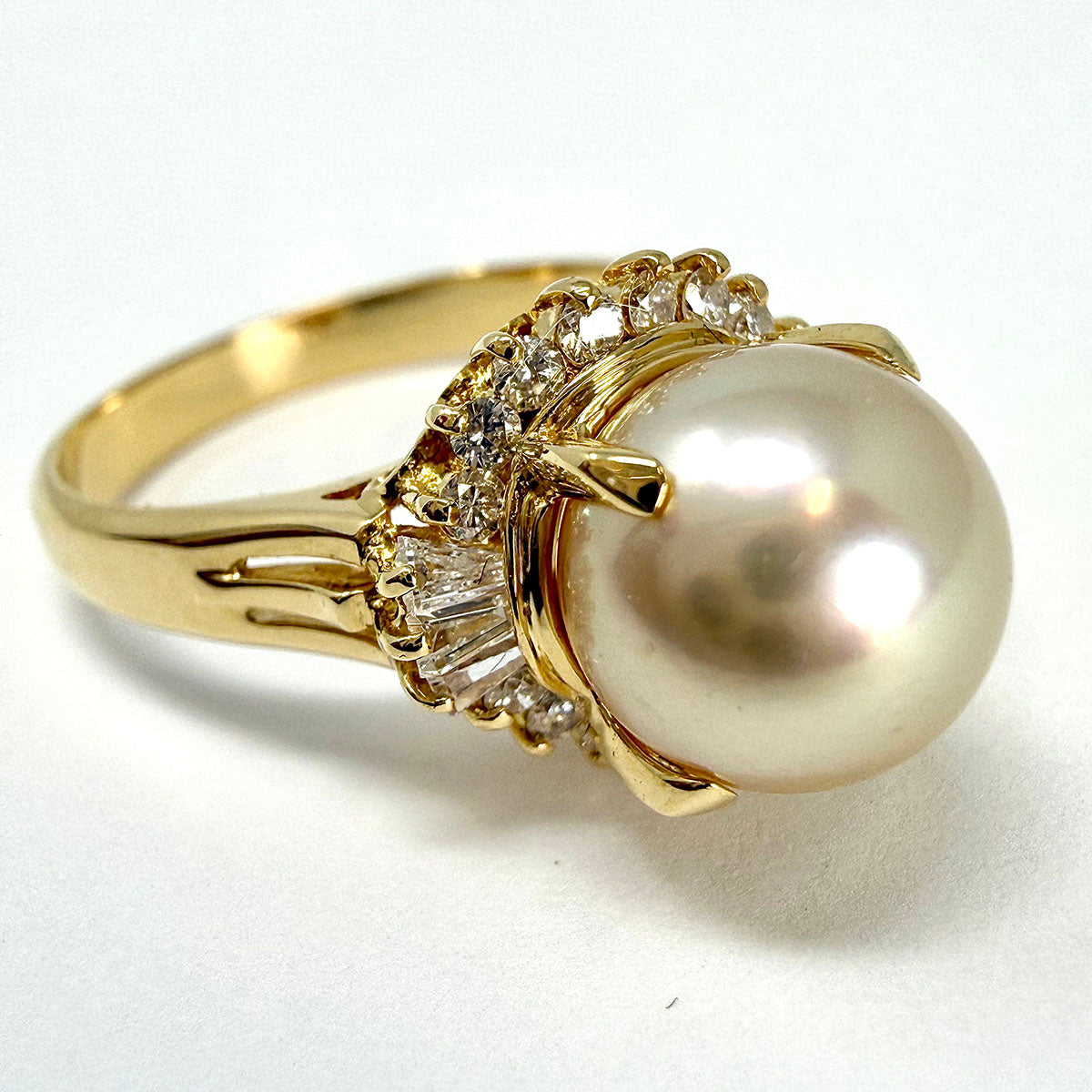 18K Gold Akoya Pearl and Diamond Ring
