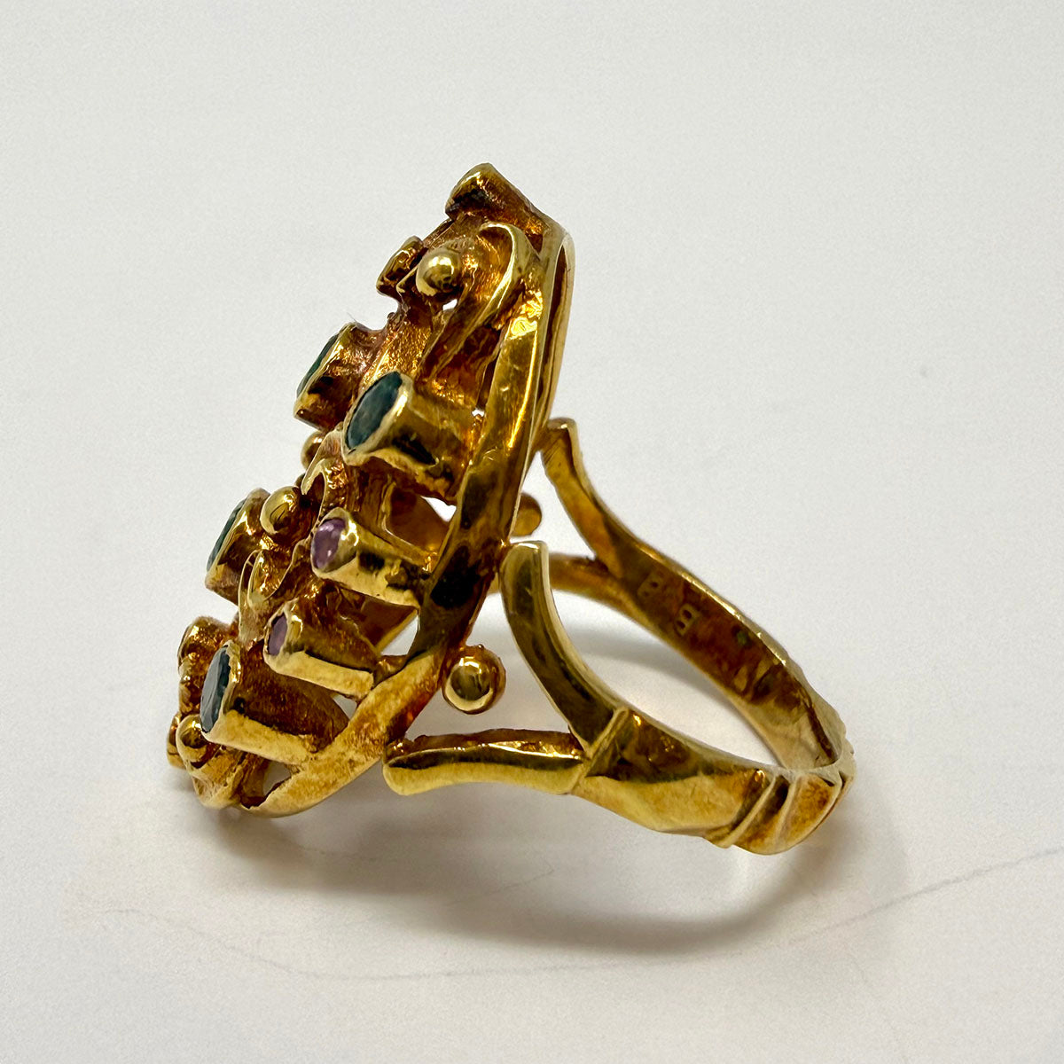 Vintage 18K Gold Ring with Emerald