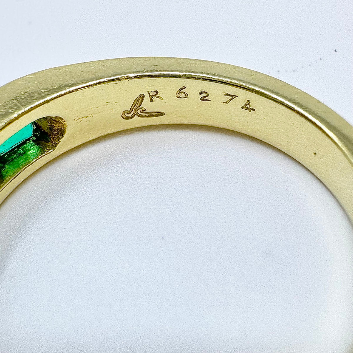 18K Gold Ring with 5 Emeralds and 4 Diamonds