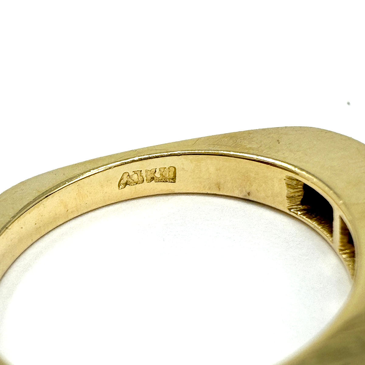 Valenza 18K Gold Ring with 8 Sapphires