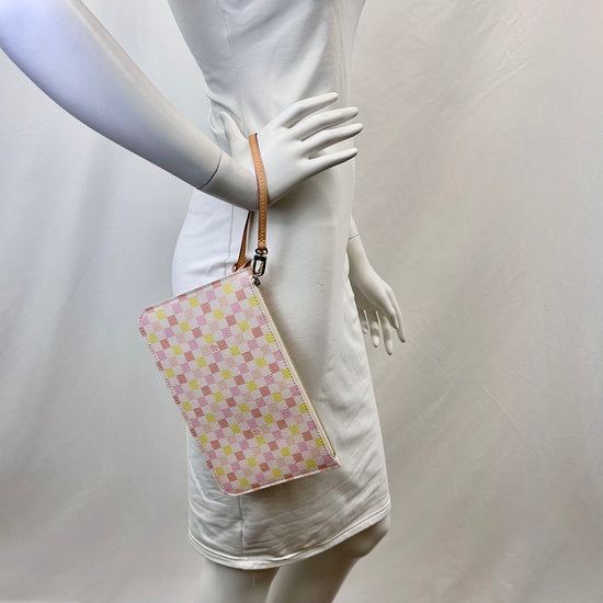 Louis Vuitton Damierlicious Neverfull Pochette