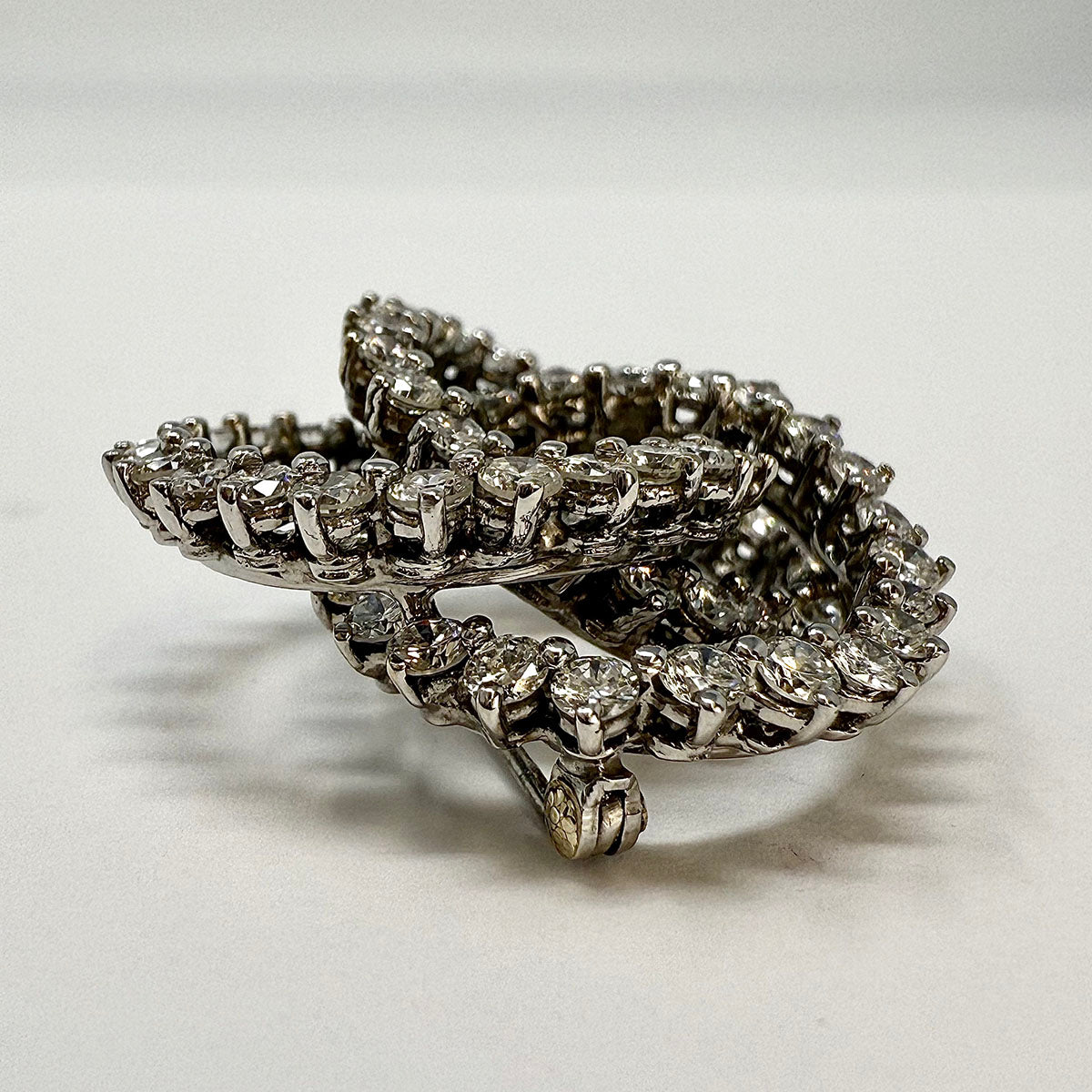 Vendorafa 18K White Gold Pin with Diamonds