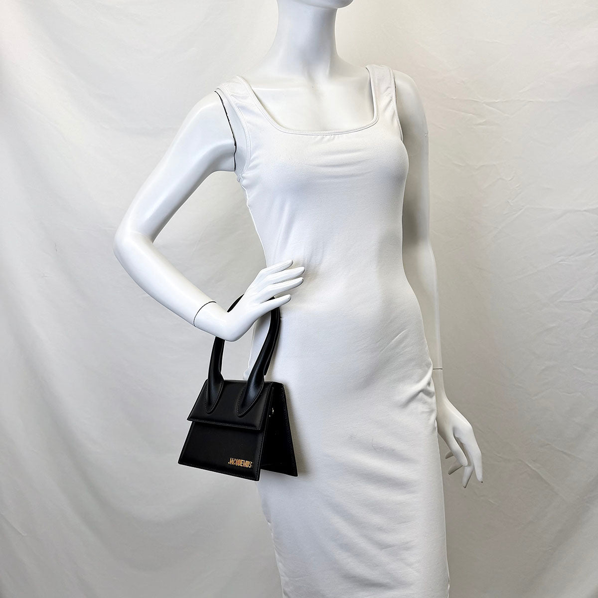 Jacquemus Chiquito M Crossbody