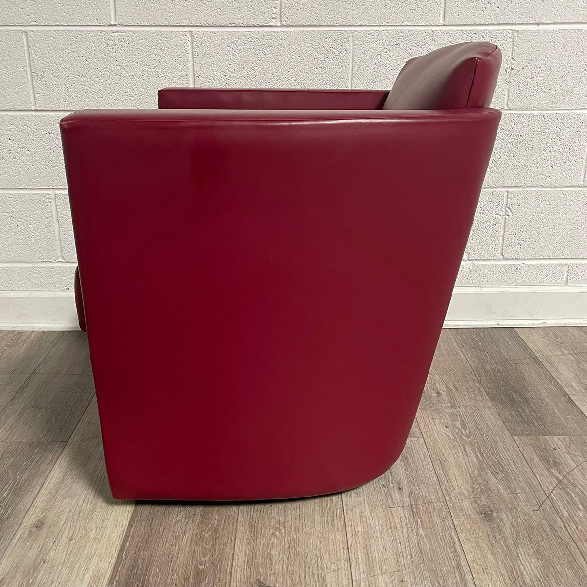 Red Leather Lounge Chair