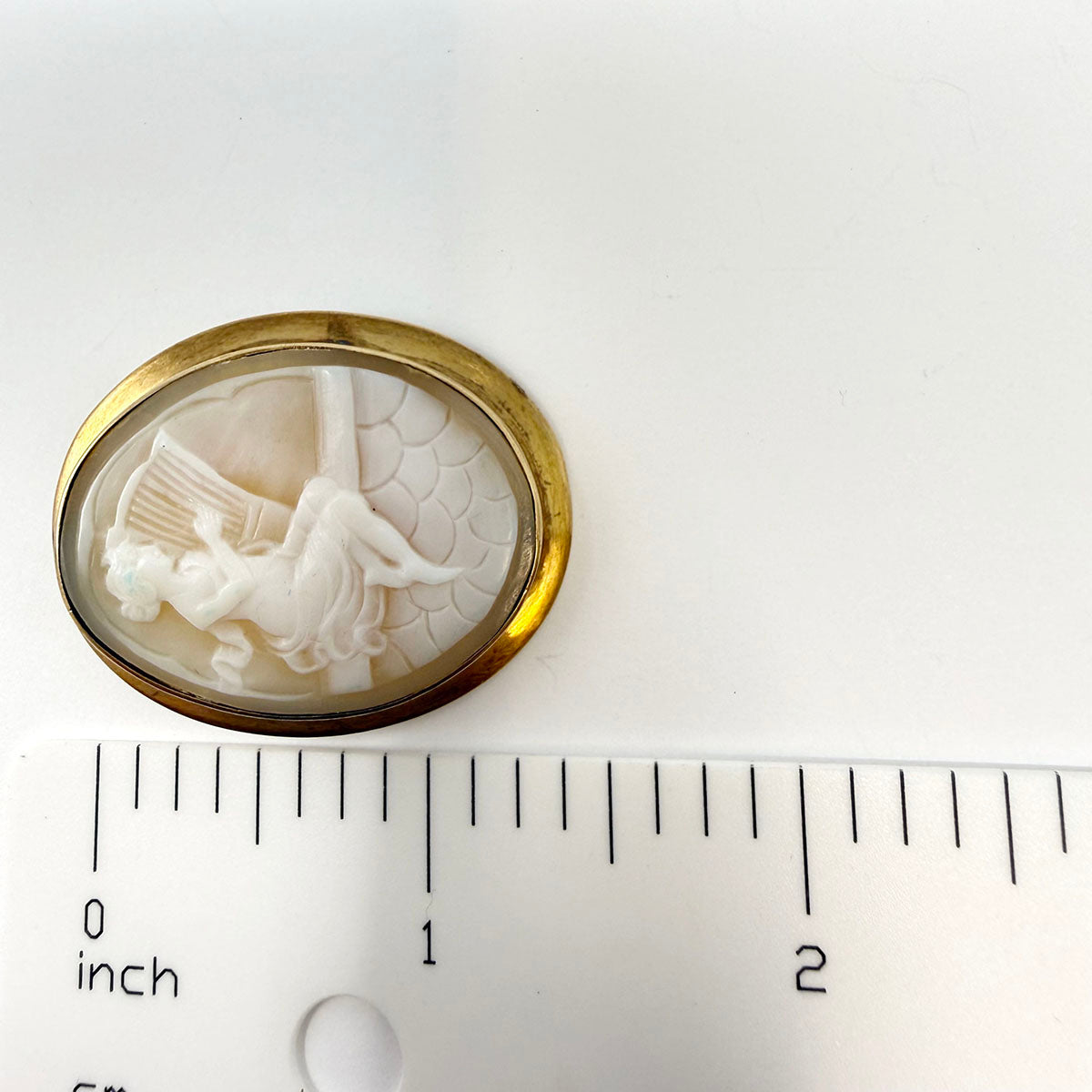 10K Gold Oval Cameo Pin