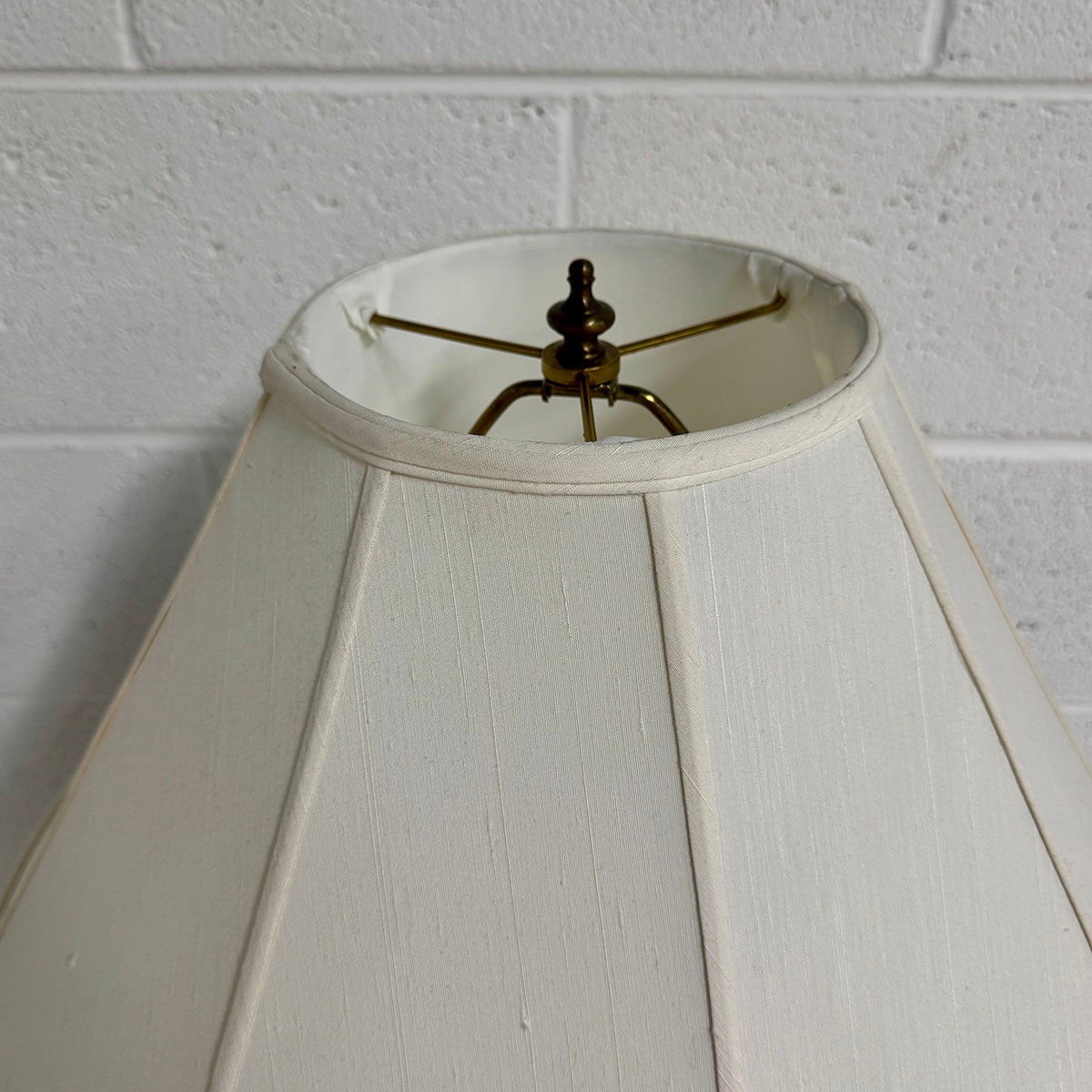 Vintage Asian Vase Table Lamp with Shade
