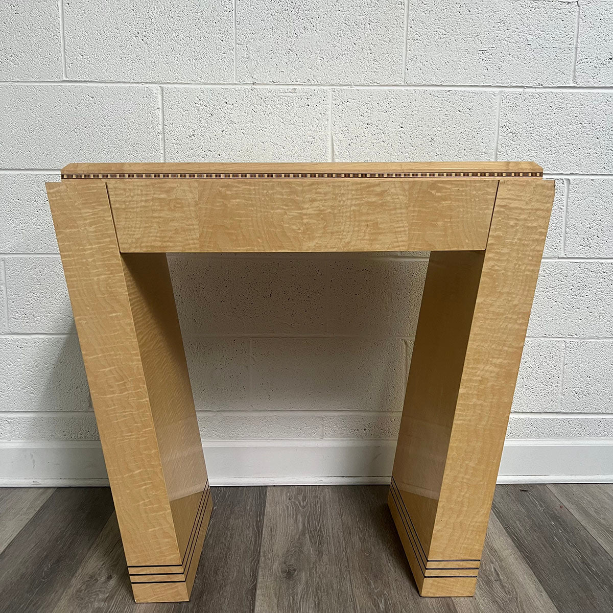 Birdseye Maple Console Table With 1 Drawer