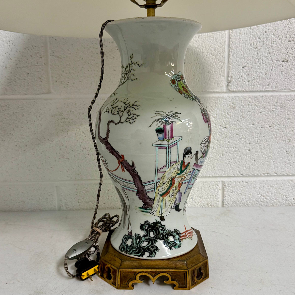 Vintage Asian Vase Table Lamp with Shade